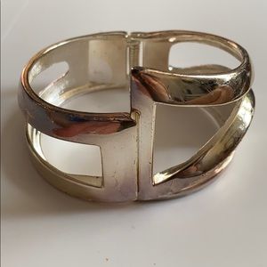 🌿 Silver Cuff Bracelet